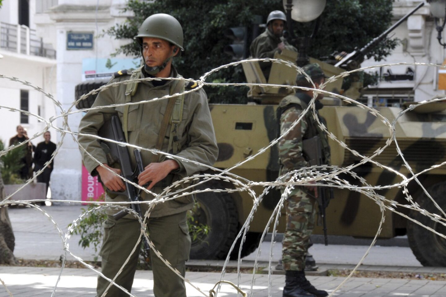Τυνησία: 14 στρατιώτες σκοτώθηκαν μετά από επίθεση ενόπλων
