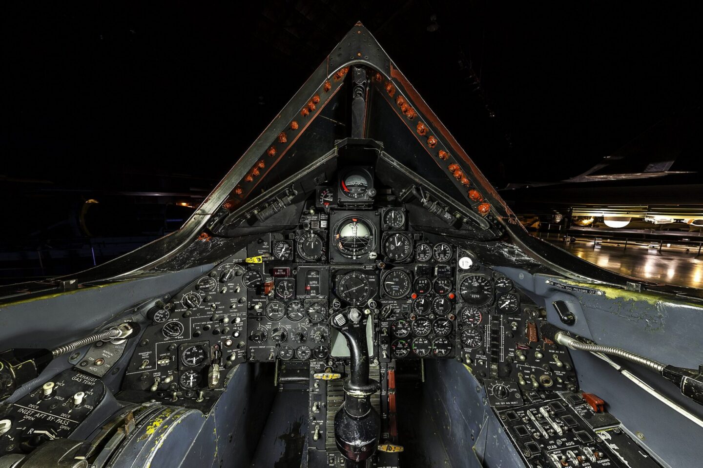 SR-71 Blackbird: Δείτε το πιλοτήριο του θρυλικού κατασκοπευτικού αεροπλάνου – ΒΙΝΤΕΟ