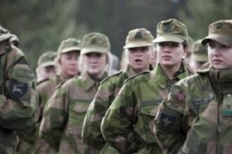 Νορβηγία: Υποχρεωτική η στρατιωτική θητεία και για τις γυναίκες