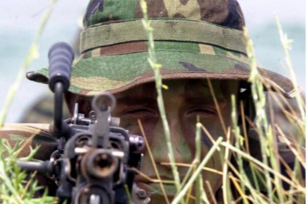 Μονιμότητα στρατιωτικών. Κι όμως υπάρχουν εισηγήσεις για κατάργηση σε ΥΠΑΞ. Έγγραφο
