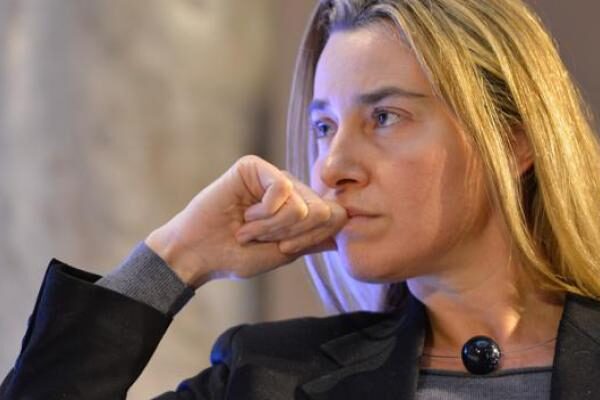 Μογκερίνι: “Χειροκροτήσαμε στο Συμβούλιο για τη Συμφωνία των Πρεσπών έπρεπε να το γιορτάσουμε”