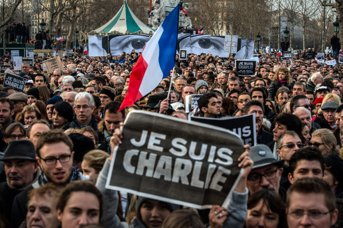 Charlie Hebdo: Ένα χρόνο μετά τις επιθέσεις οι Γάλλοι σκιτσογράφοι ξανασκέπτονται το ρόλο τους