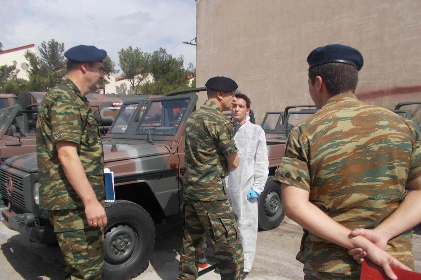 O Αρχηγός ΓΕΣ στο 301 Εργοστάσιο Βάσης – ΦΩΤΟ