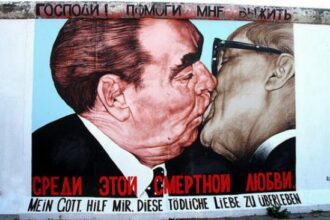 Τι είπαν για την πτώση του τείχους Κολ – Ντελόρ – Γκορμπατσόφ – Γιαρουζέλσκι