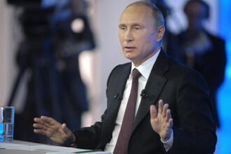 Ρωσία: “Η Ουάσινγκτον υποστηρίζει το κόμμα του πολέμου” στο Κίεβo