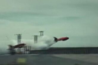Η αποτυχημένη εκτόξευση drone από το 1960 που κάνει θραύση στο ίντερνετ – ΒΙΝΤΕΟ