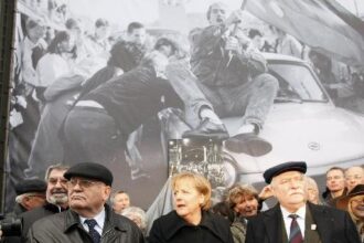 Η Μέρκελ δεν πήρε χαμπάρι τη Πτώση του Τείχους!Έκανε…σάουνα
