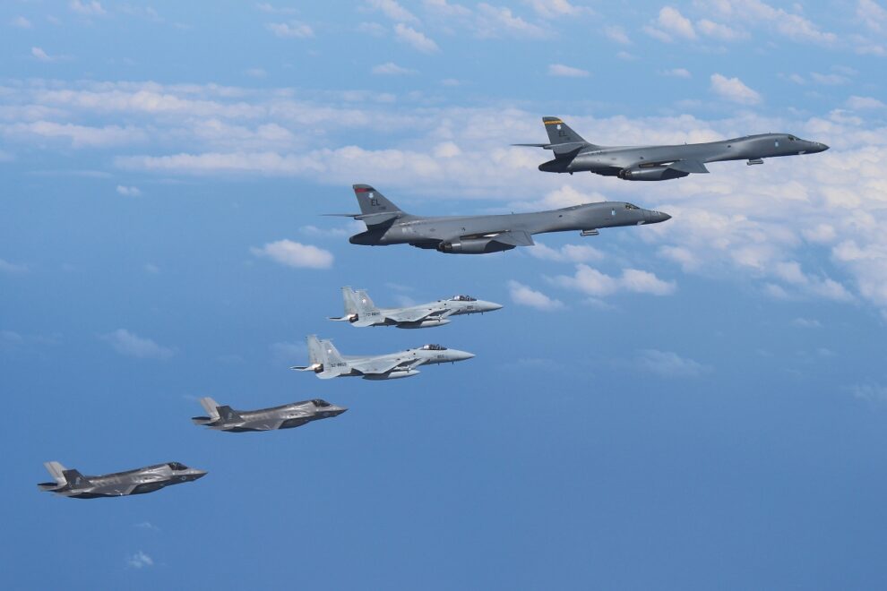ΗΠΑ – Κορέα: F-35 και βομβαρδιστικά B-1B πάνω απο την κορεατική χερσόνησο