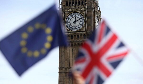 Brexit – Όσμπορν: Το Λονδίνο θα ενεργοποιήσει το άρθρο 50 όταν θα είναι έτοιμο