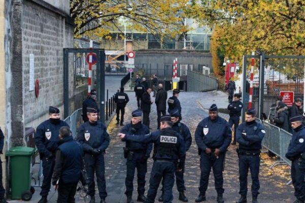 Φρίκη από την ομηρία στη Γαλλία! Le Figaro: “Οι εισβολείς έσφαξαν τον ιερέα του ναού”!