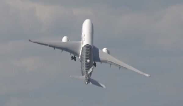 Farnborough 2016: Η απίστευτη κάθετη απογείωση του Airbus A350 – BINTEO