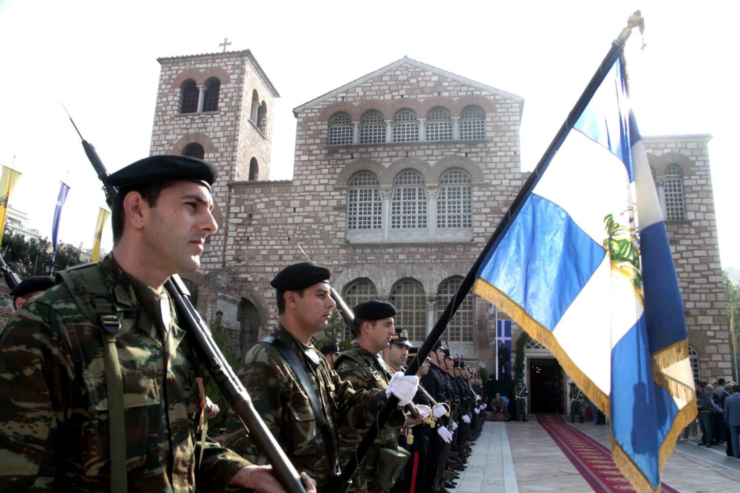 Η αλήθεια για τις στρατιωτικές δυνάμεις που μεταφέρθηκαν στη Θεσσαλονίκη