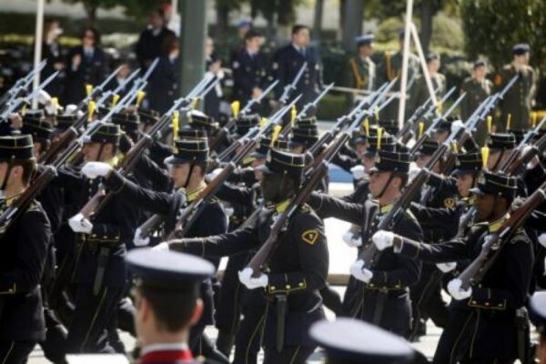 Κυβερνητική αντεπίθεση για τη παρέλαση. “Ο ΥΕΘΑ είχε μιλήσει με το Δρίτσα”,λένε