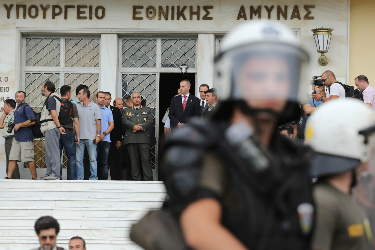 Στρατιωτικοί-κυβέρνηση: σε πορεία μετωπικής σύγκρουσης!