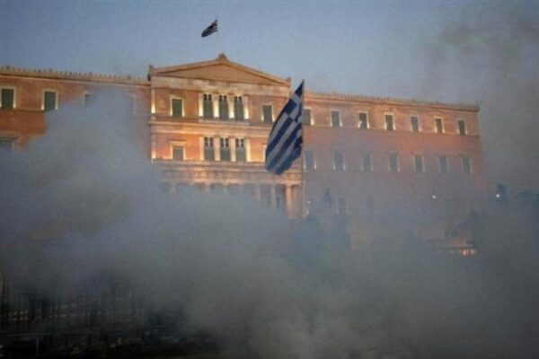 “Ελλάδα η χώρα που κυβερνάται με πράξεις νομοθετικού περιεχομένου”