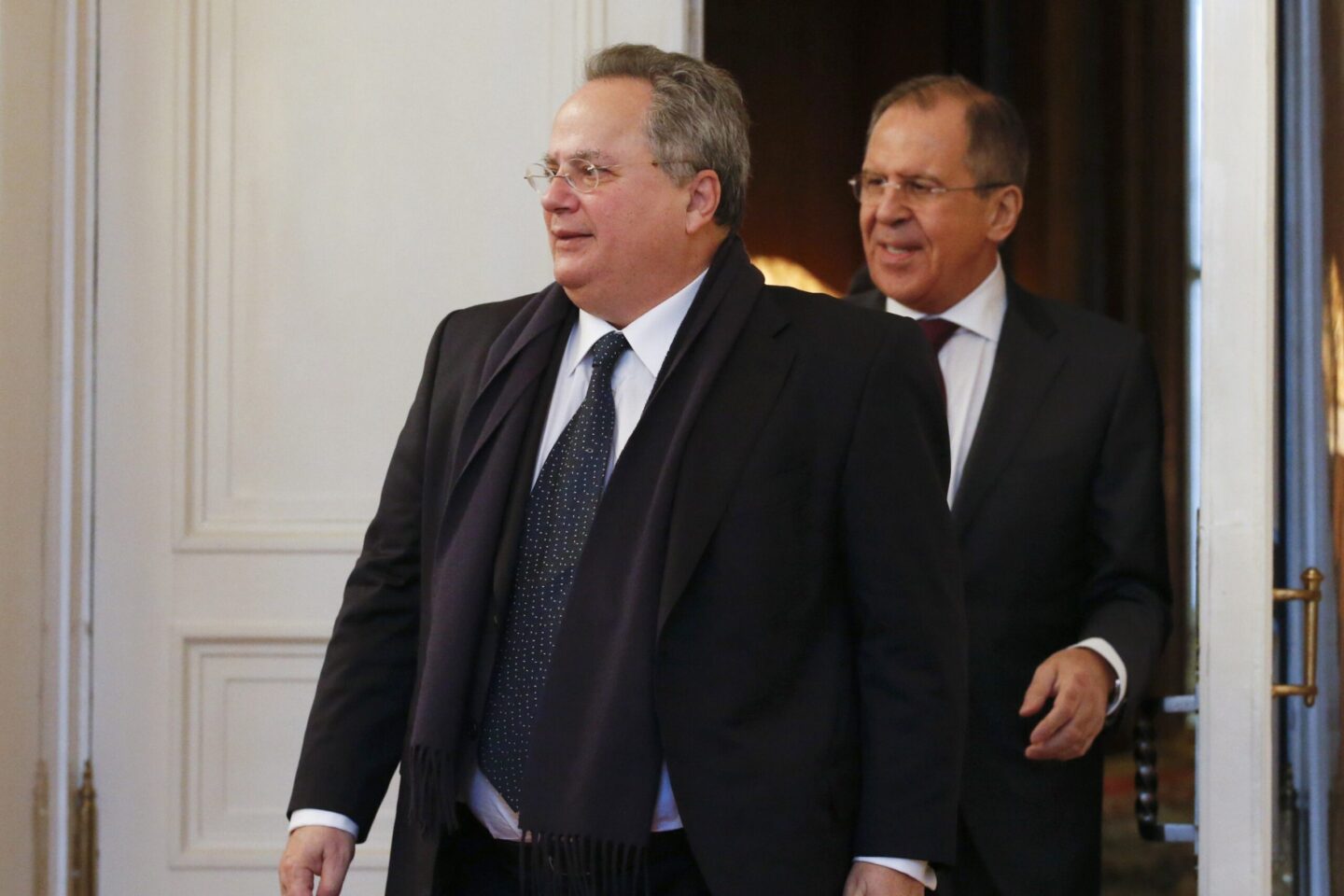 Λαβρόφ σε Κοτζιά: “Είμαστε έτοιμοι να σας βοηθήσουμε οικονομικά”!