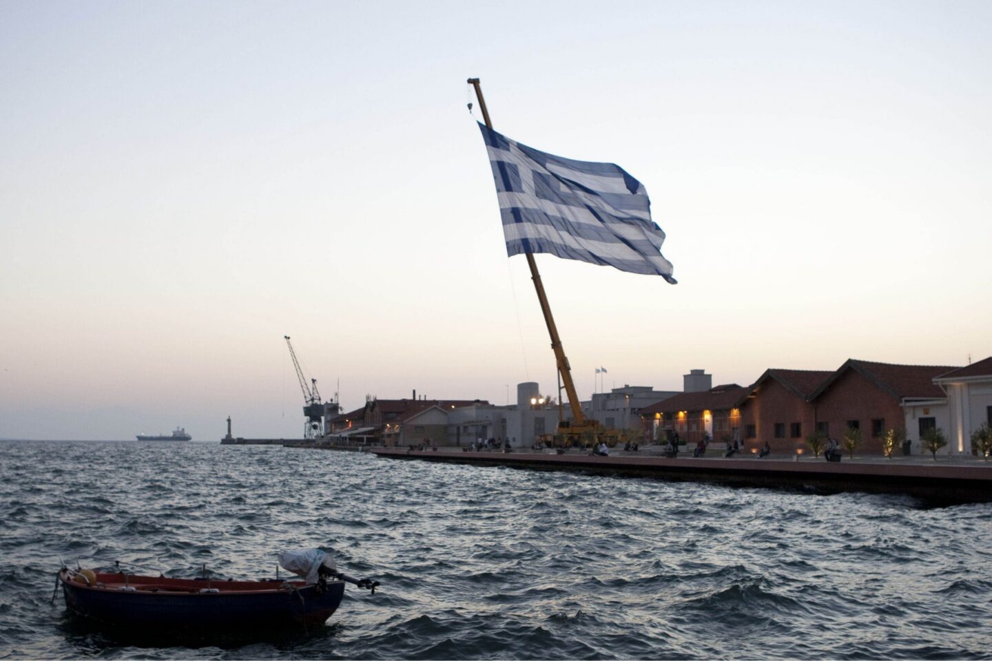 Η “γιορτή της Σημαίας” στη Θεσσαλονίκη και η αναπαράσταση της απελευθέρωσης
