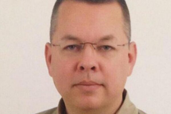Μπράνσον: Ο πάστορας που “πάγωσε” τις σχέσεις ΗΠΑ και Τουρκίας