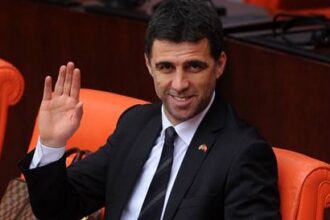 Χακάν Σουκούρ: “Δεν είμαι Τούρκος αλλά Αρβανίτης”