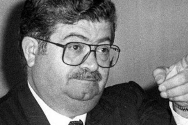Ο Οζάλ δεν δηλητηριάστηκε αλλά δεν ξέρουν πως πέθανε.