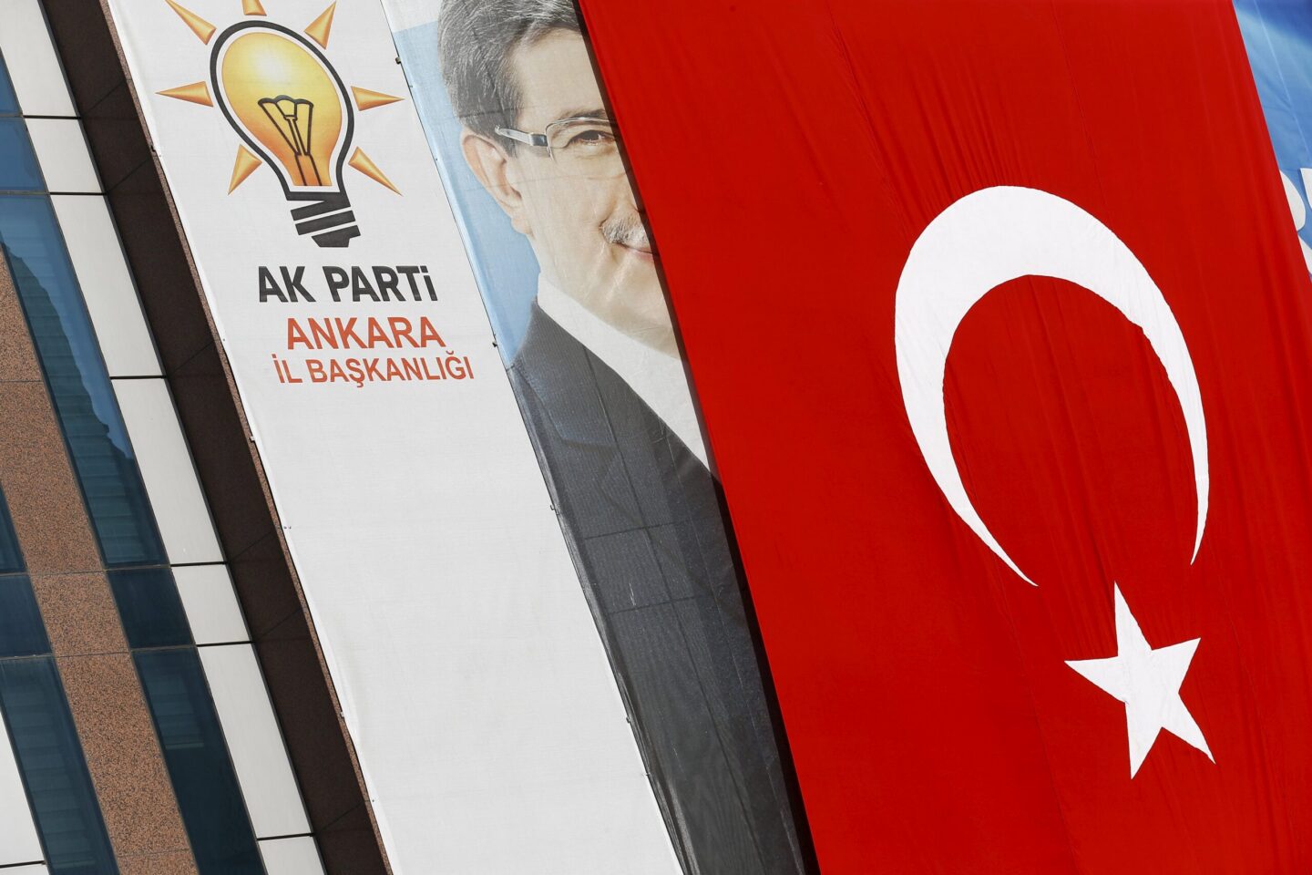 Τουρκία – Εκλογές: Πτώση των ποσοστών του κόμματος Ερντογάν
