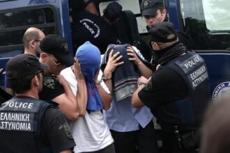 ΥΠΕΞ: Δεν έχουμε λάβει αίτημα για την έκδοση των “οκτώ”