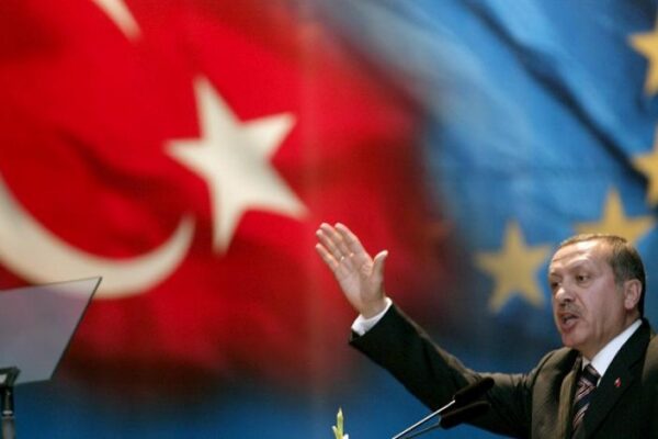 Οι διπλωματικές σχέσεις Τουρκίας – Ευρώπης σε τροχιά σύγκρουσης – Ανάλυση
