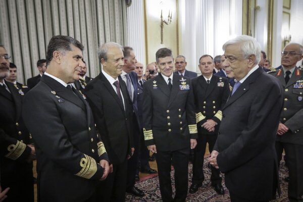 Στο Προεδρικό Μέγαρο η πολιτική και στρατιωτική ηγεσία της χώρας – ΦΩΤΟ