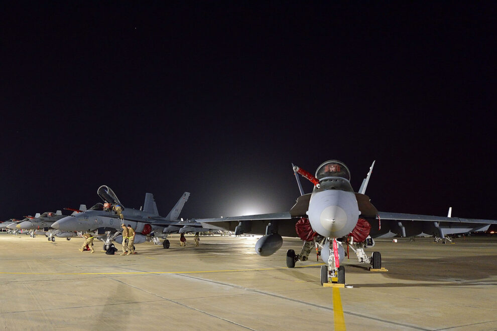 Καναδικά CF-18 Hornet σφυροκοπούν τους τζιχαντιστές – ΒΙΝΤΕΟ