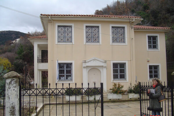 Ντροπή – Θέλουν να κλεισουν την ιστορική βιβλιοθήκη της Ανδρίτσαινας – ΒΙΝΤΕΟ