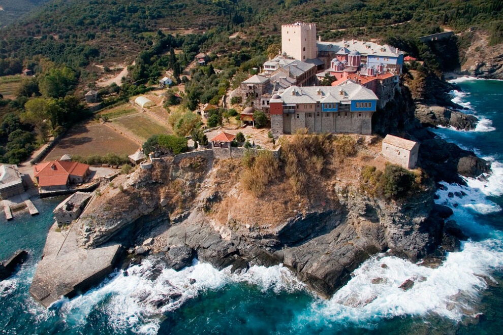Το Άγιο Όρος από ψηλά – Φωτογραφίες από την “αυτόνομη μοναστική πολιτεία”