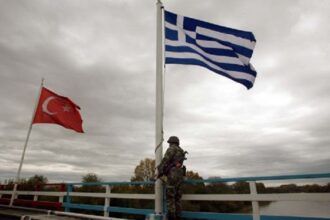 ΕΒΡΟΣ: “Μετανάστες” μιλούσαν στο “τριψήφιο” με την τουρκική στρατοχωροφυλακή