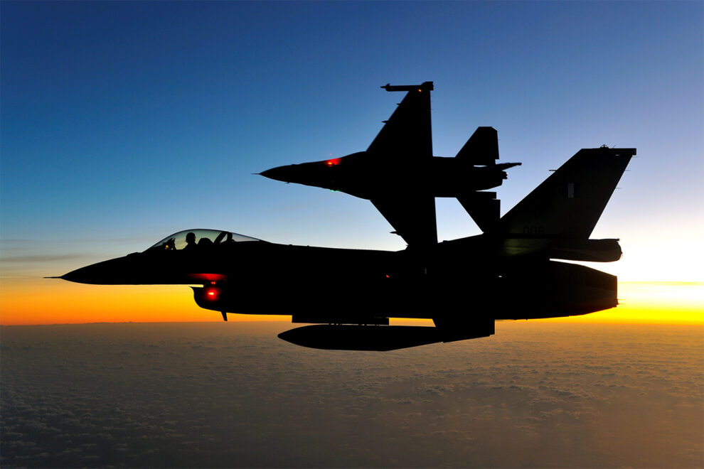 “Έλληνες πιλότοι F-16 προσγειώθηκαν στην Τουρκία για να πάνε σε ATM”! Ποιος το γράφει!