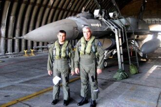 Πτήση με F 16 για τον αρχηγό ΑΤΑ