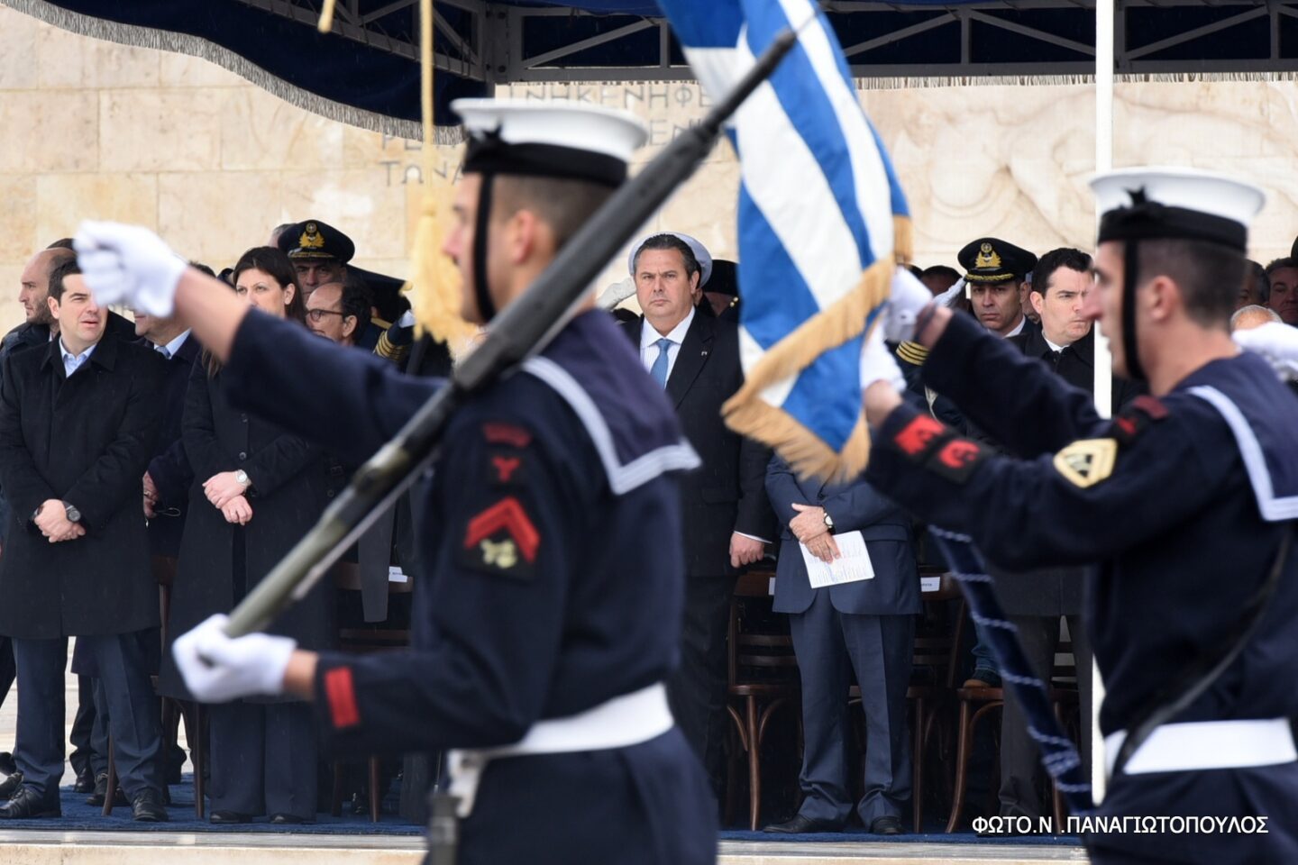 Η ΣΜΥΝ στην παρέλαση με δική της σημαία