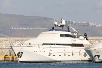 Το ΠΝ απέκτησε πολυτελή θαλαμηγό! Από ποιον την πήρε και τι θα την κάνει