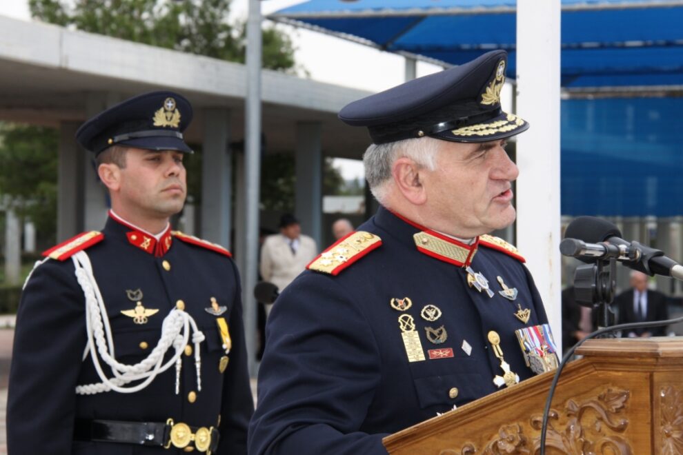 Παρέμβαση στρατηγού στις εξελίξεις! Ο Επίτιμος Α/ΓΕΣ Τσέλιος θέλει “όρθιο τον Στρατό”