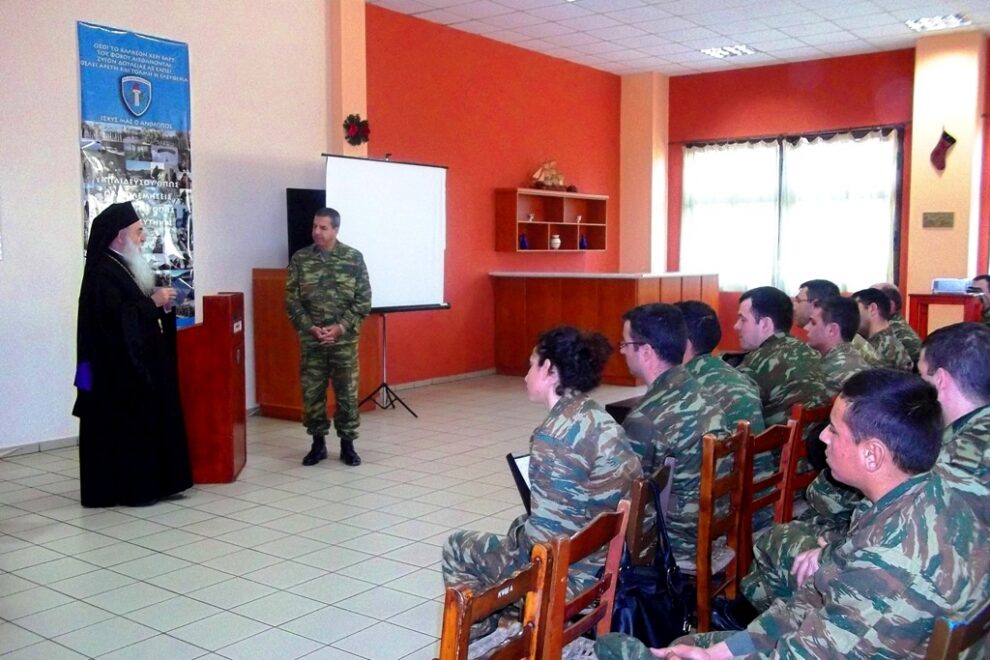 Ο στρατός στο Αγαθονήσι όχι μόνο με όπλα αλλά και με δώρα