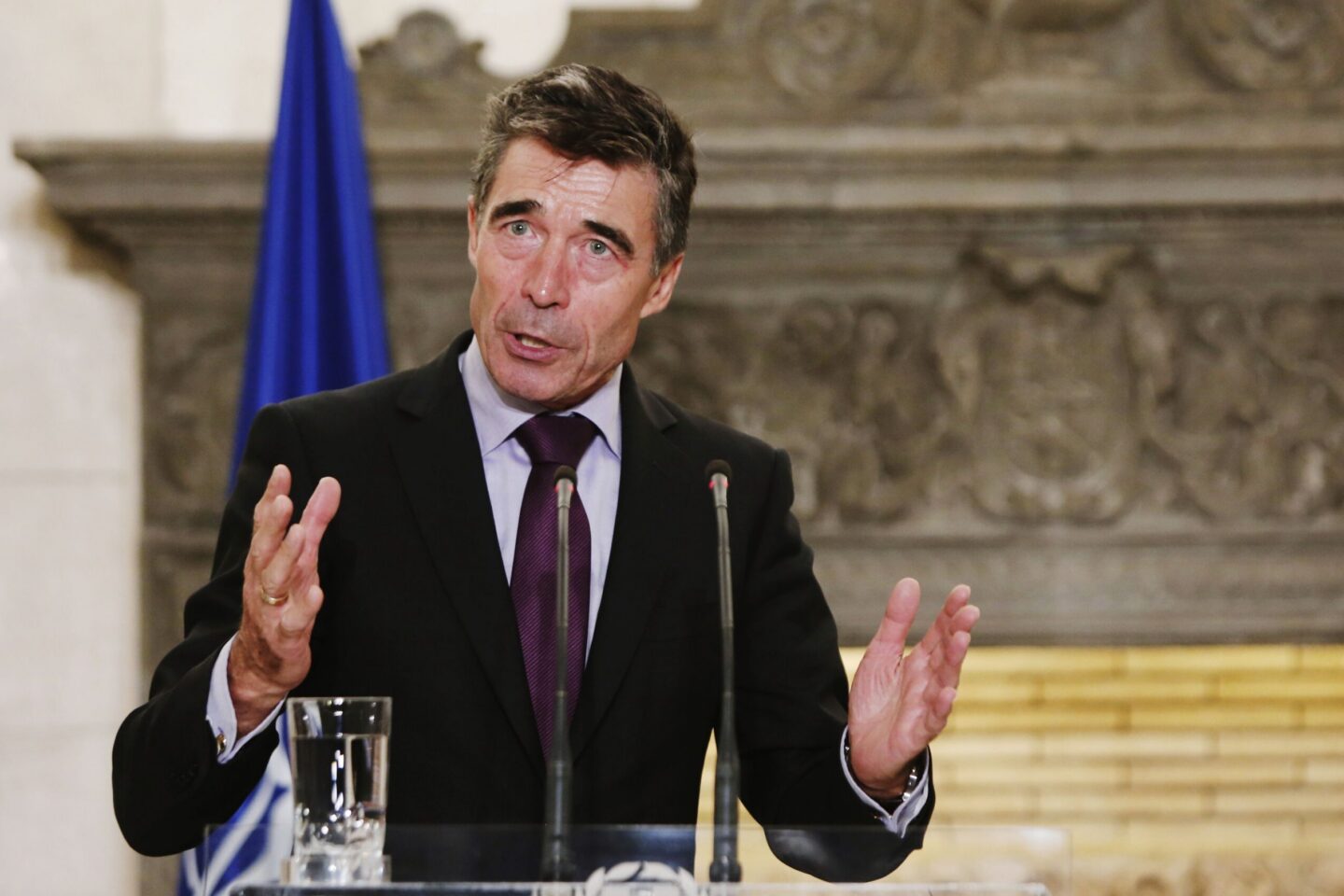 NATO προειδοποιεί Ουκρανία