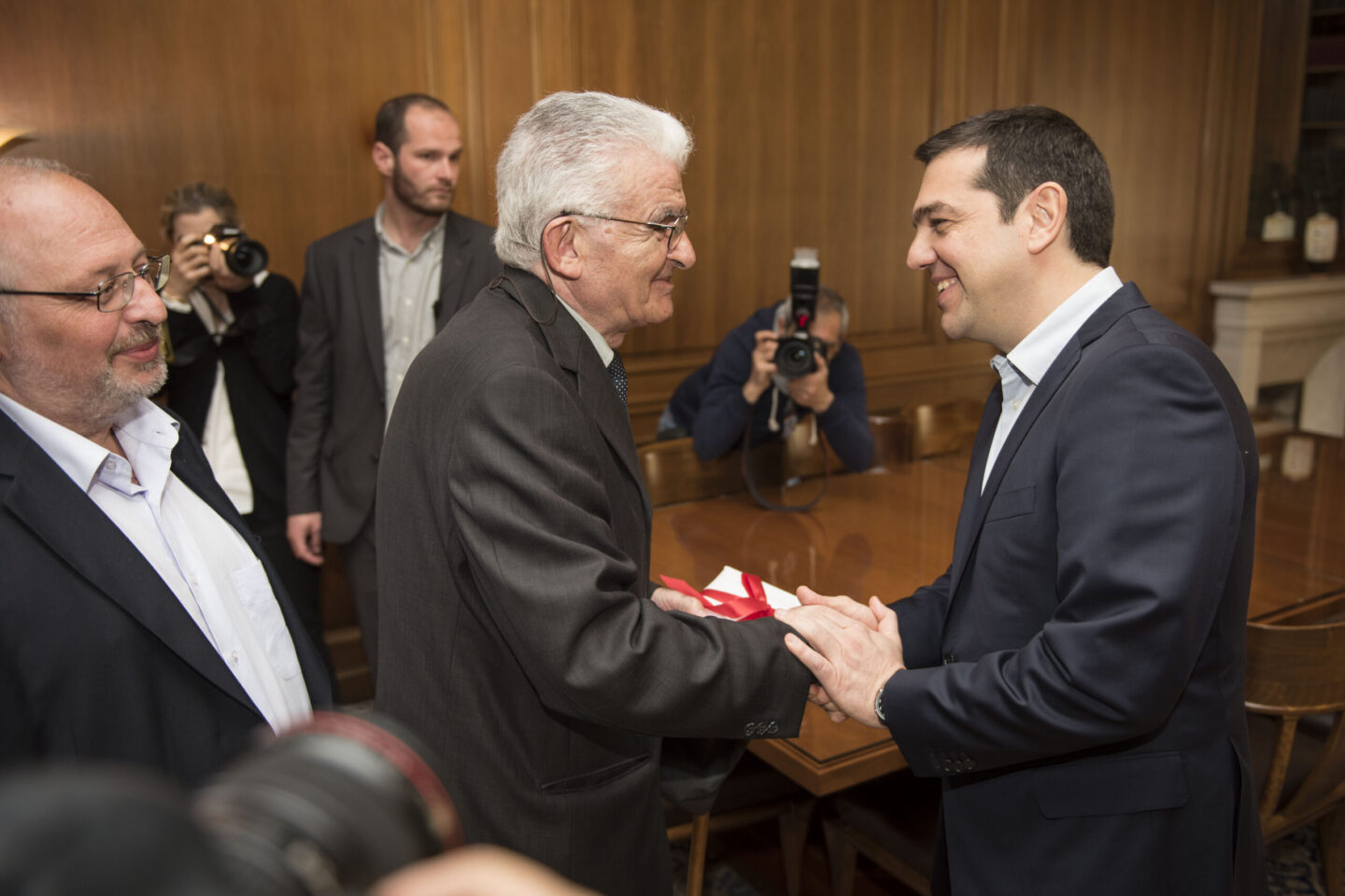 Ο Τσίπρας συναντήθηκε με το πρόσωπο σύμβολο του Διστόμου