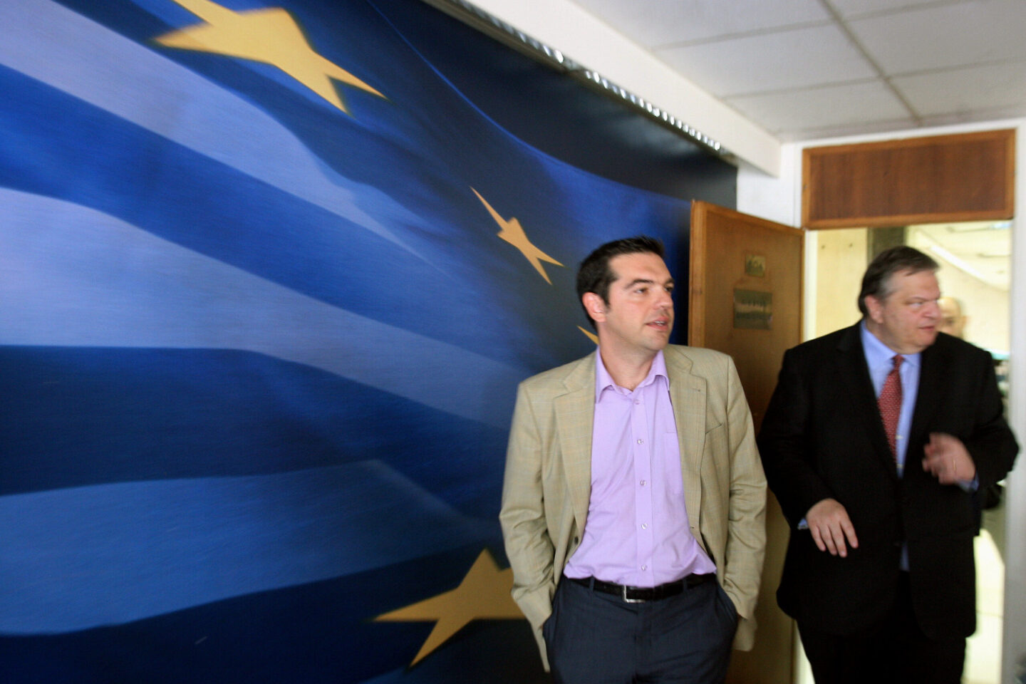 “Βασικός ύποπτος του σκανδάλου των υποβρυχίων ο Βενιζέλος” λέει ο Τσίπρας -Απάντηση ΠΑΣΟΚ