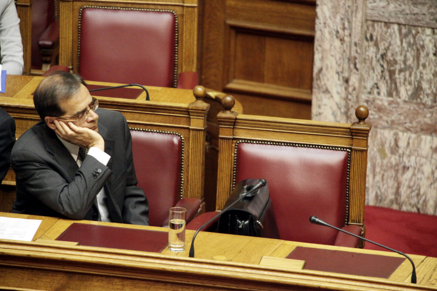 Γιατί έπαθαν “εγκεφαλικό” στο υπουργείο Οικονομικών με το “σχέδιο μισθολογίου” του ΥΠΕΘΑ!