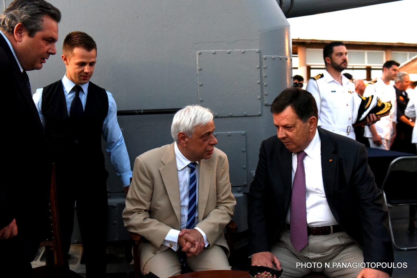 Και το όνομα του υπηρεσιακού ΥΕΘΑ; Ναύαρχος Παναγιώτης Χηνοφώτης – Ποιος τον θέλει