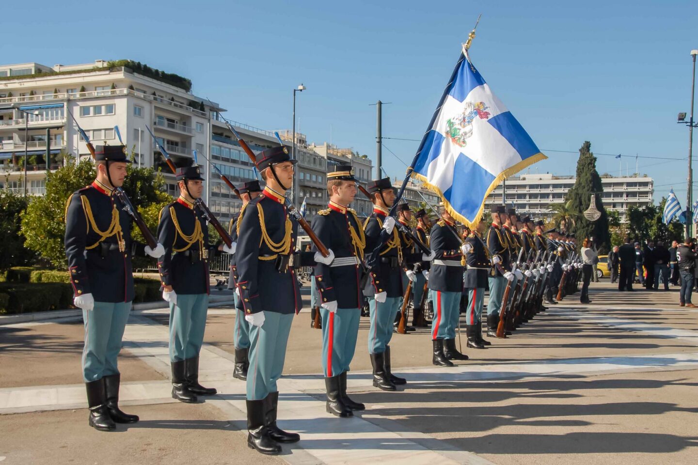 Περί υπερβολικής χρήσης αγημάτων και πανηγυριών- Απάντηση σε εν ενεργεία ανοίγει διάλογο