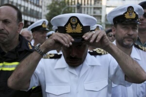 Κάρτα απεριορίστων διαδρομών για στρατιωτικούς με έκπτωση 25%- Ποιοι δικαιούνται