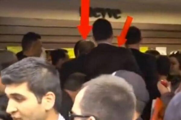 Ο Ερντογάν και η φρουρά του χειροδικούν κατά μικρού κοριτσιού που έχασε τον πατέρα του