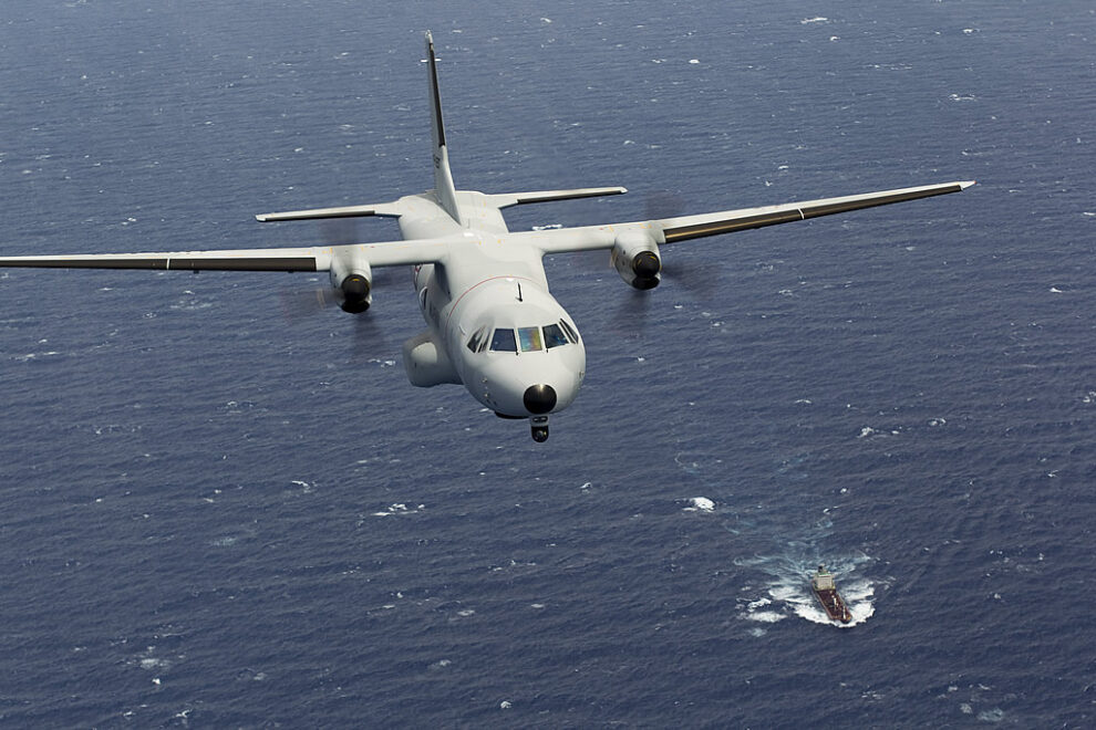 CN-235