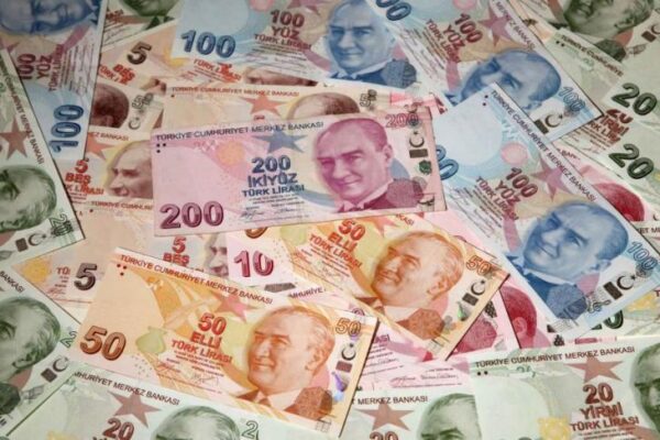 Η τουρκική οικονομία έτοιμη να “σπάσει” – “Εύθραυστο το μοντέλο της”
