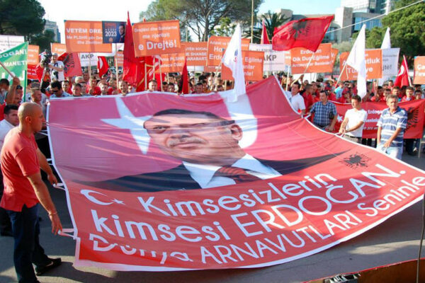 Αλβανία: Συλλαλητήριο υποστήριξης Ερντογάν