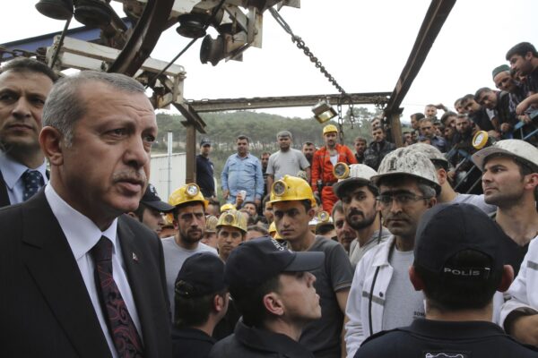 “Ταφόπλακα” του Ερντογάν οι εκατοντάδες νεκροί ανθρακωρύχοι στην Μαγνησία της Τουρκίας